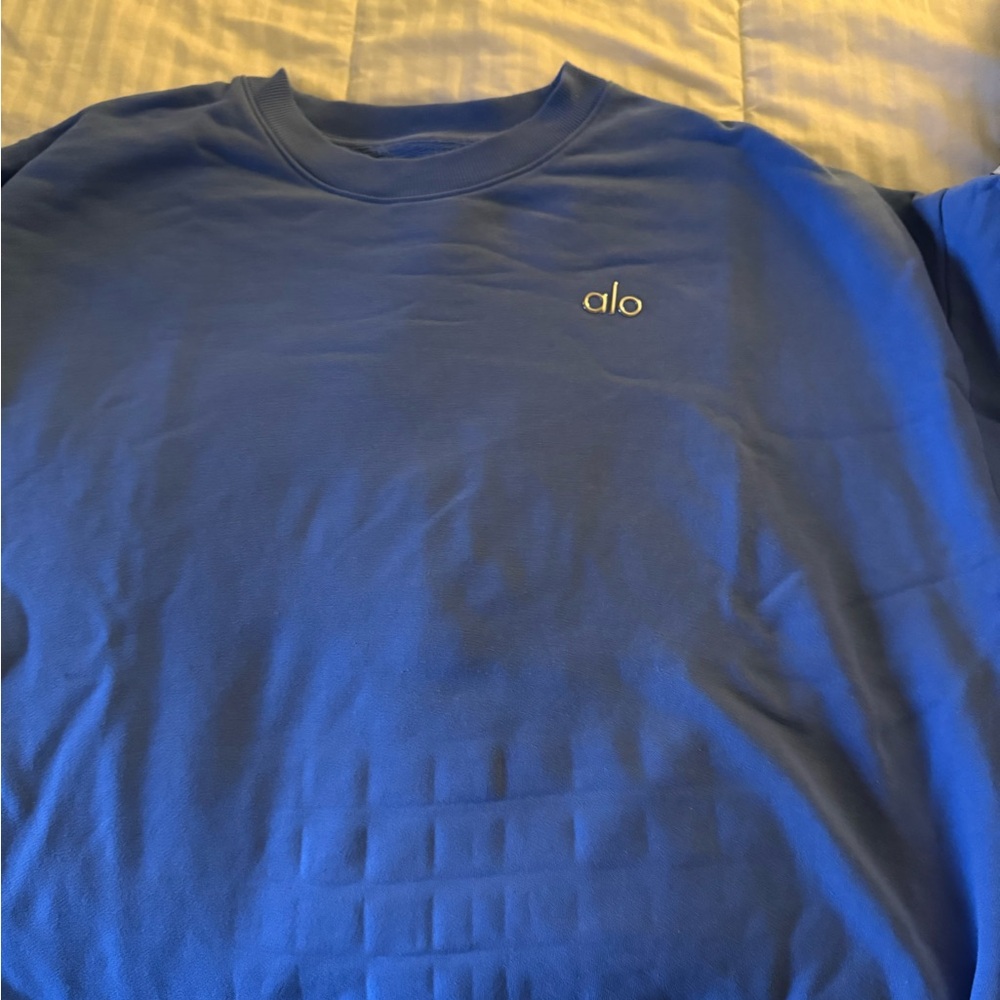 ALO Yoga Women's Blue Sweatshirt. Size XL. Price $45